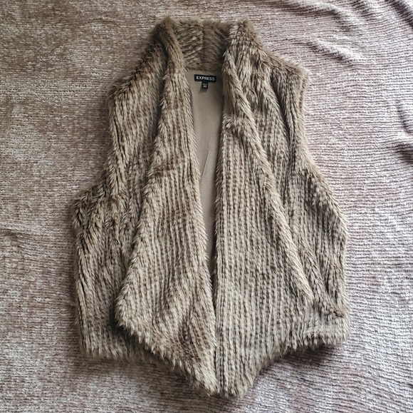 Express Tan Faux Fur Vest - Picture 2 of 9